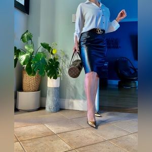 Leather genuine, soft, leather skirt made in USA vintage black 10 “6” pristine